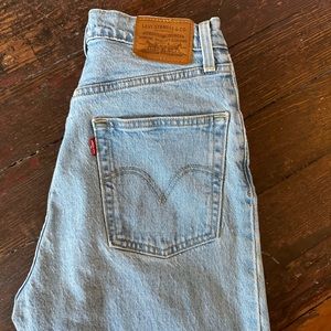 Levi’s ribcage straight jeans, size 27